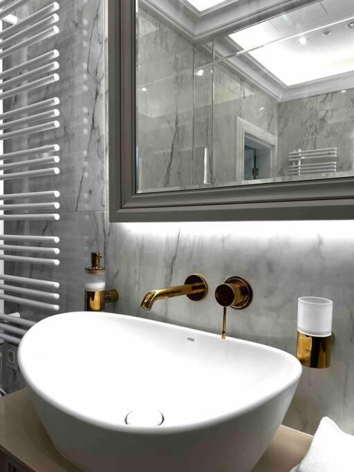 Studio Apartment In The Center Of Riga Luaran gambar