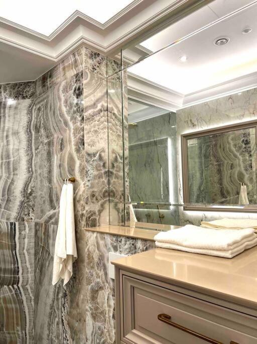 Studio Apartment In The Center Of Riga Luaran gambar