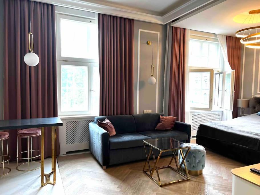 Studio Apartment In The Center Of Riga Luaran gambar
