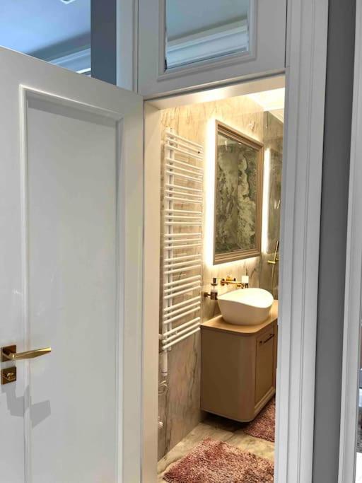 Studio Apartment In The Center Of Riga Luaran gambar